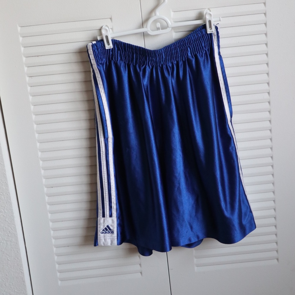 Adidas basketball shorts L